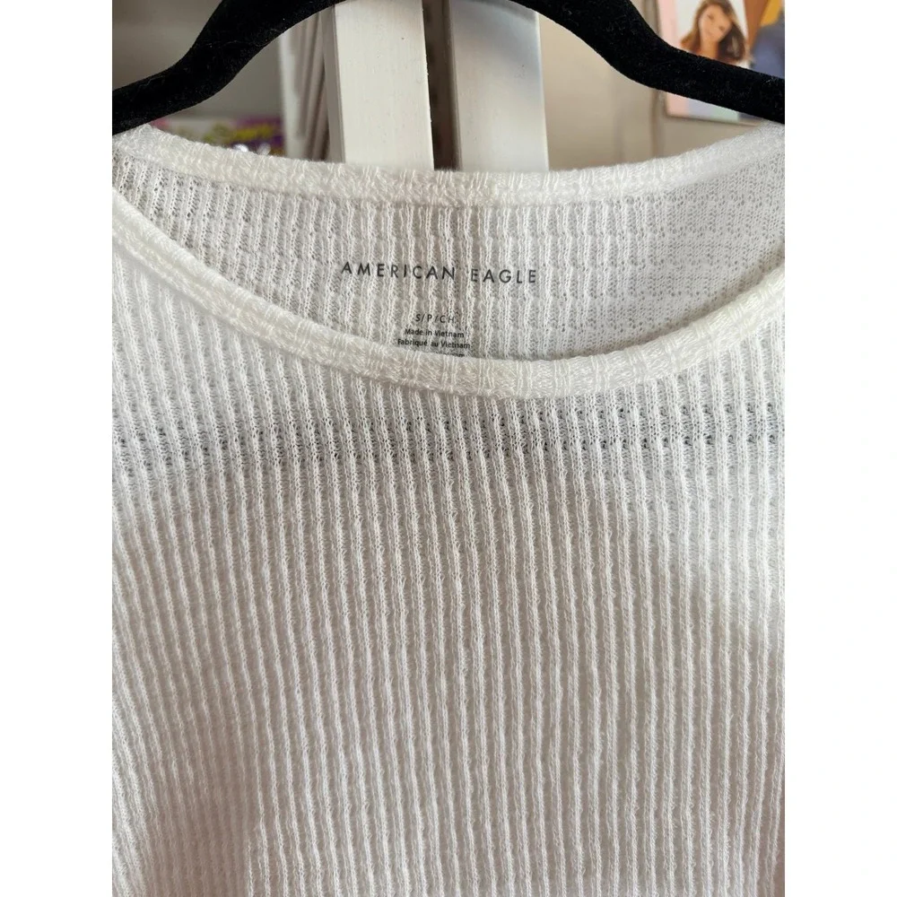 American Eagle Cream‎ Size Medium crop top - Picture 2 of 8